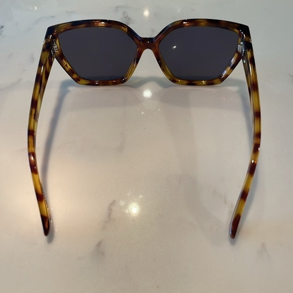 von zipper “wildlife” tortoise shell frame / gently used - Picture 3 of 9